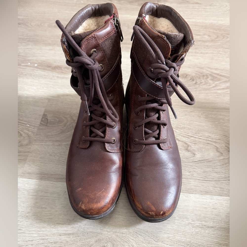 UGG Women’s Dark Brown Leather Lace-Up Ankle Boots